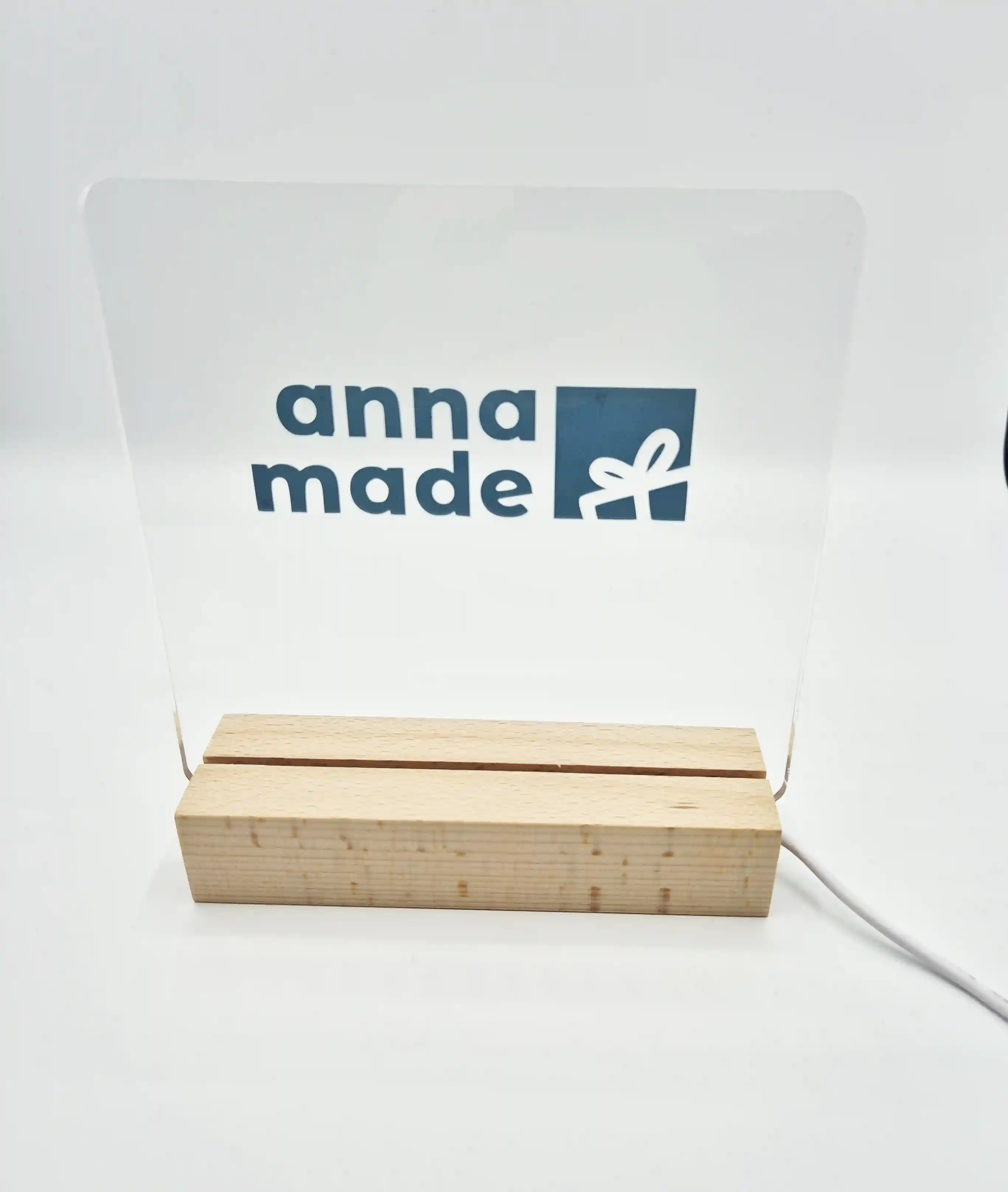 LED-Licht mit Holz-Sockel und Acryl-Scheibe mit Logo bedruckt