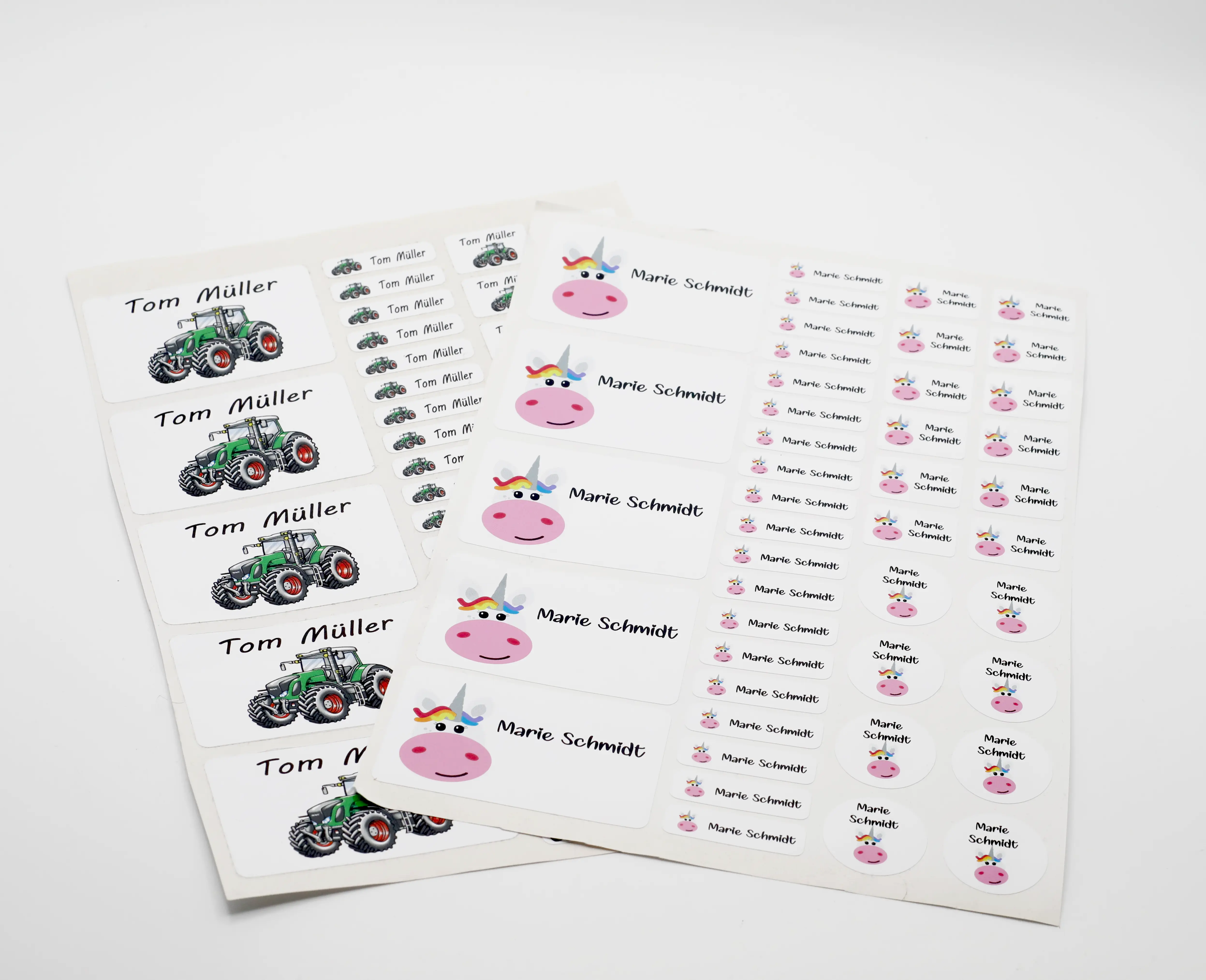Namensetiketten/Aufkleberbogen auf einem DIN A4 gemischt