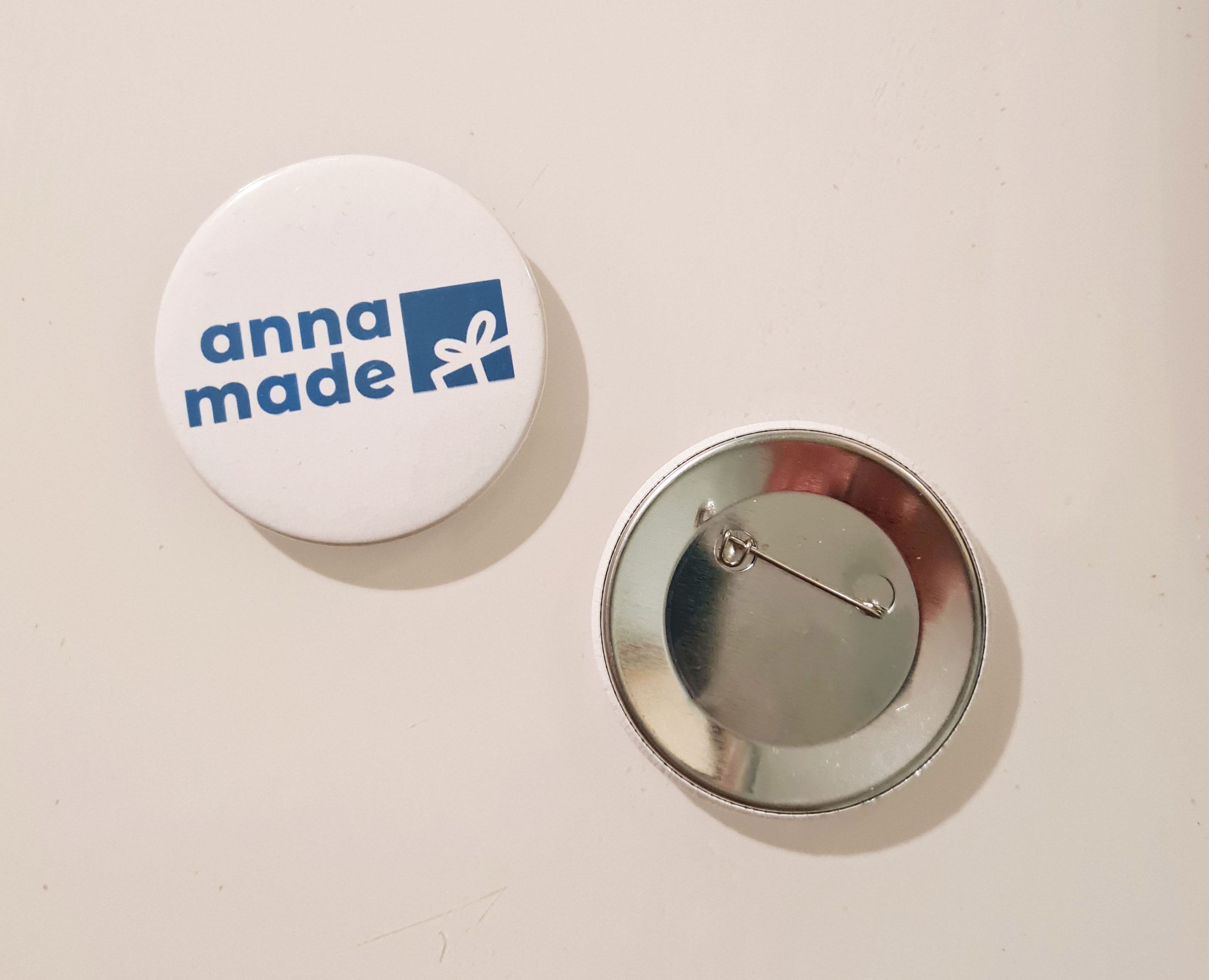 Button 59 mm  mit Sicherheitsnadel